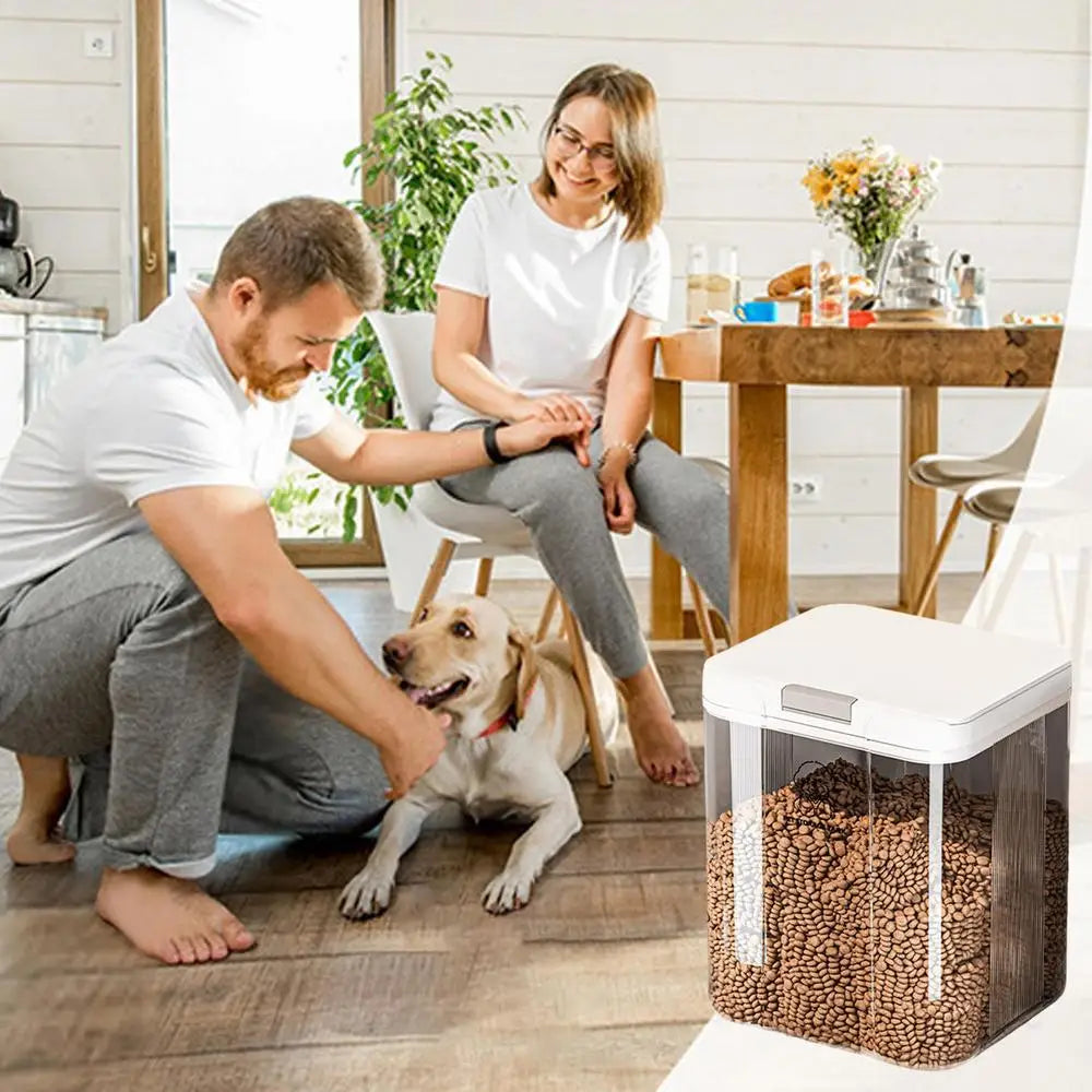 Cat Food Bin Easy Access Dog Food Container Airtight Transparent Stackable 5L Bucket for Homes Pantries Kitchens Organizing